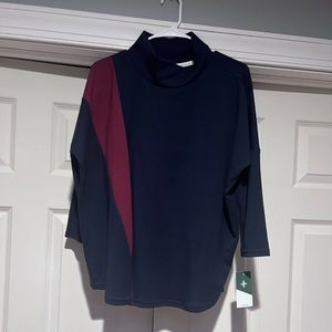 Tuckernuck Sport M/L fleece turtleneck - navy with maroon detail